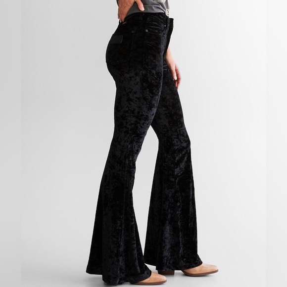 Wrangler Retro High Rise Flare Size 26 X 30 Black Crushed Velvet Stretch Cowgirl - Picture 15 of 15